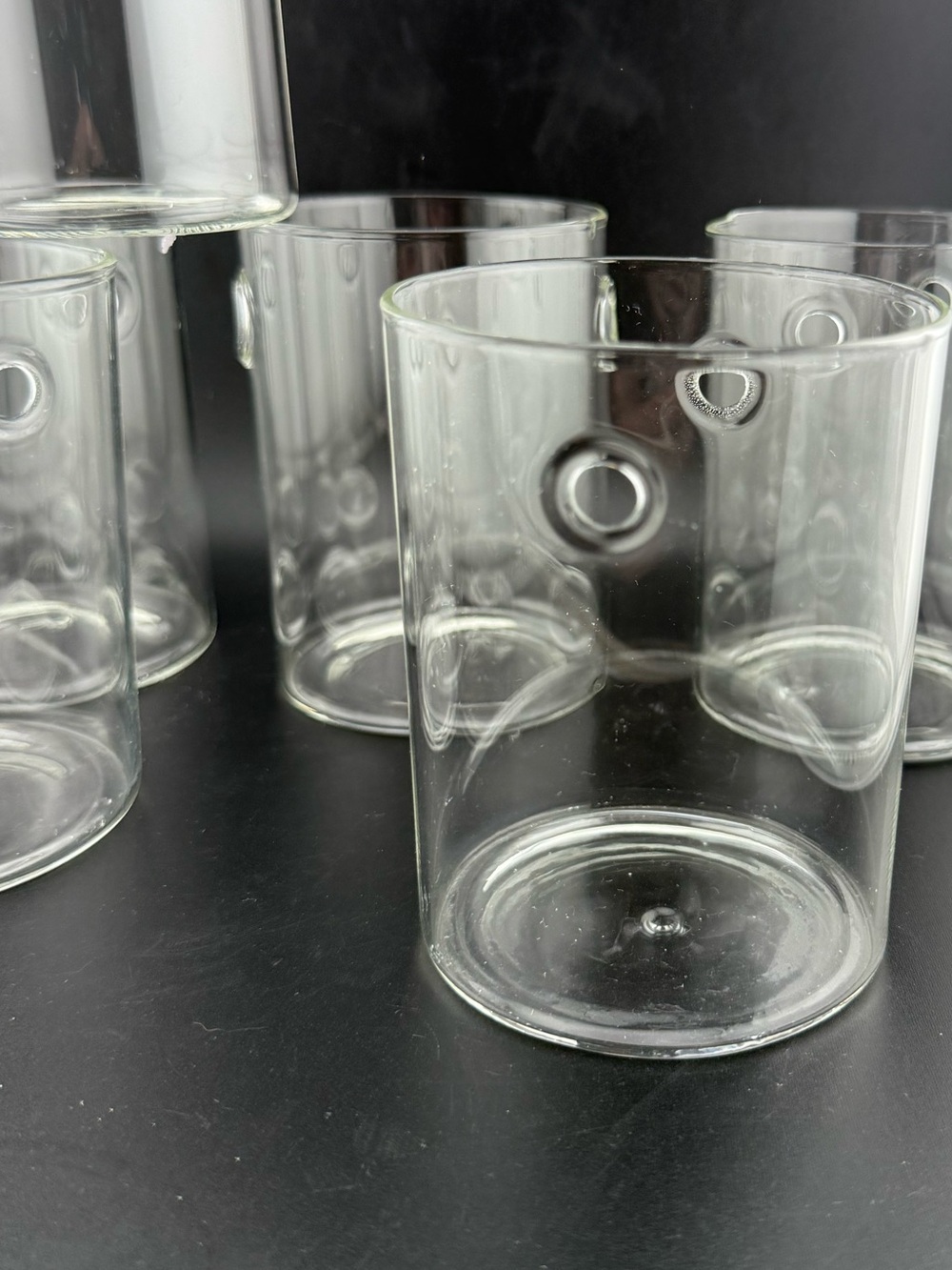 4 glass cylinders/glasses/candle holders. 12oz to the holes. Can be hung up 🌿🌾🪴